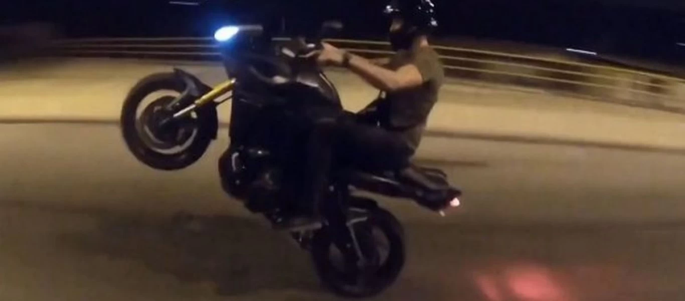 Κόντρες με 300 χλμ μέσα στην πόλη χωρίς κράνος - Μόνο στη Θεσσαλονίκη έχασαν τη ζωή τους 4 μοτοσικλετιστές (βίντεο)